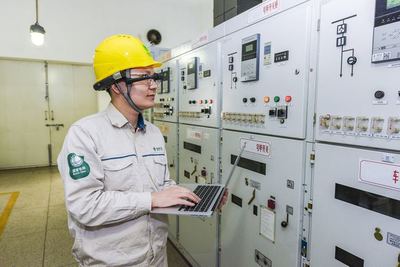 5G+北斗賦能，智能穿戴與AR眼鏡引領云端保電新紀元